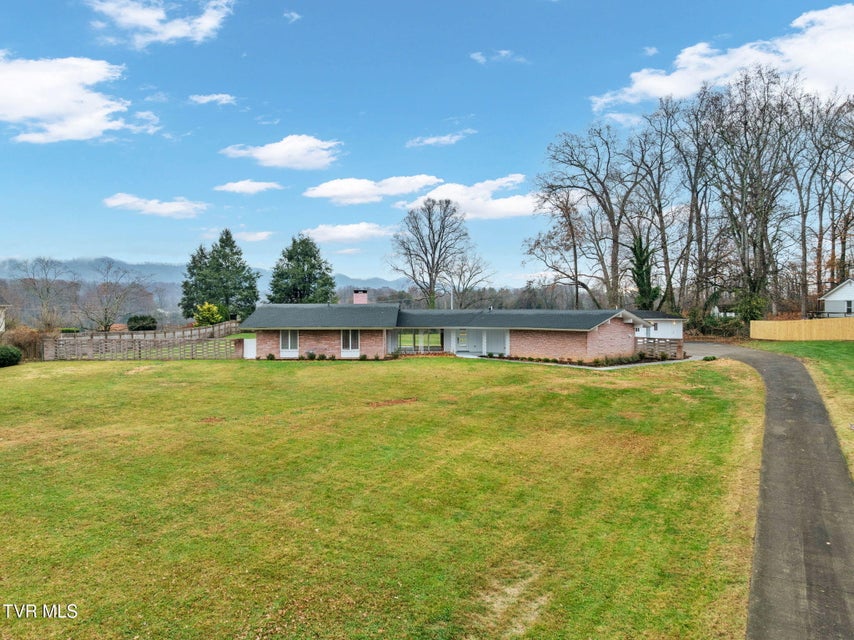 Photo #31: 2911 Walnut Street