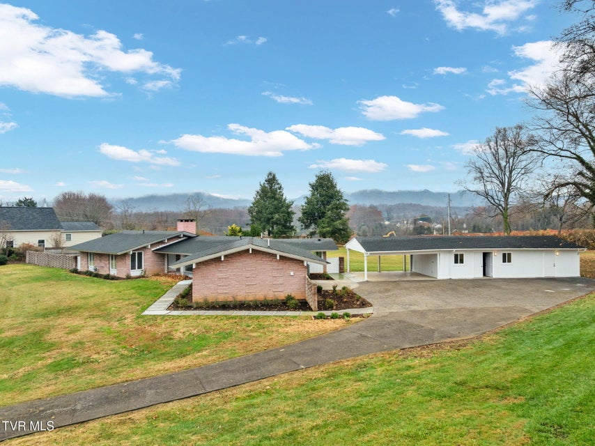 Photo #33: 2911 Walnut Street