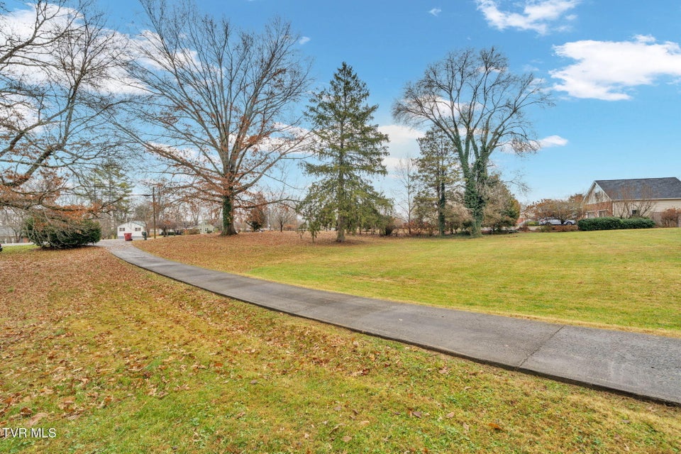 Photo #35: 2911 Walnut Street