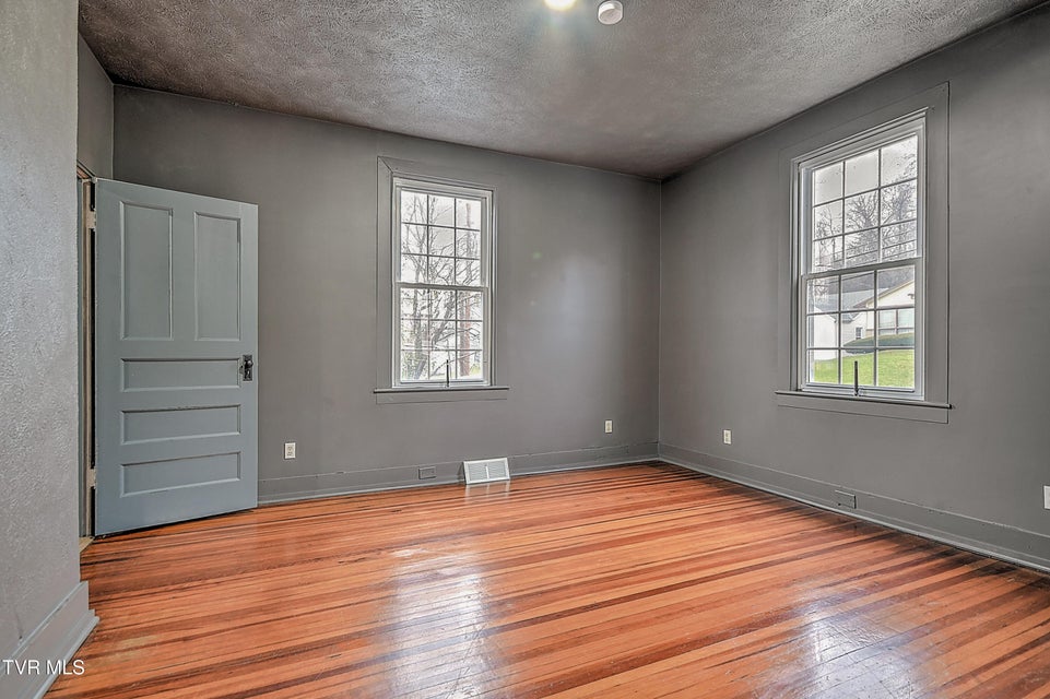 Photo #9: 308 Main Street