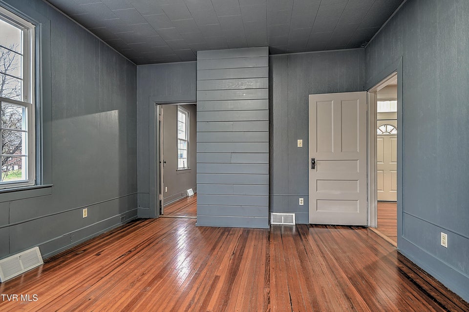 Photo #16: 308 Main Street