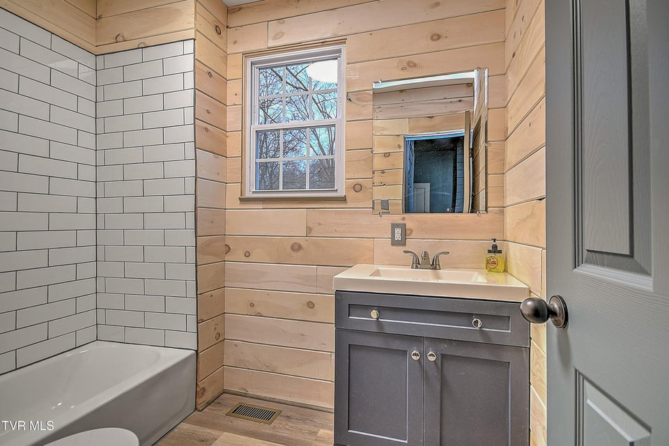 Photo #17: 308 Main Street