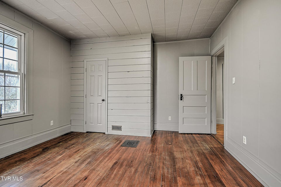 Photo #32: 308 Main Street