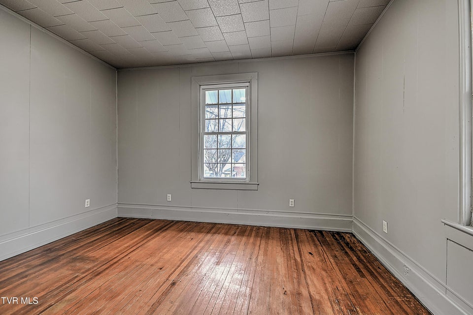 Photo #33: 308 Main Street