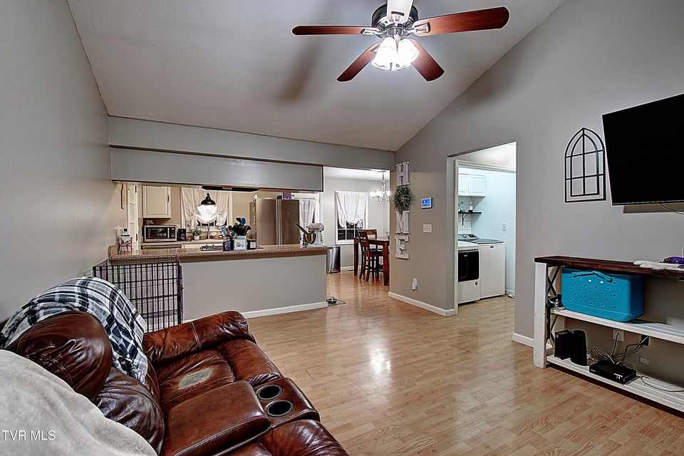 Photo #6: 507 Cedar Street