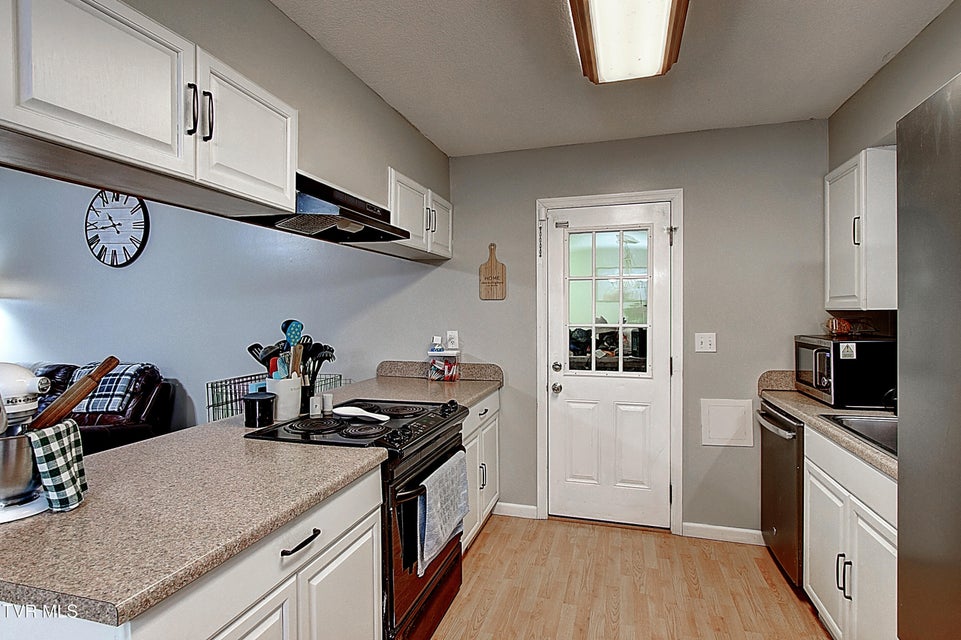 Photo #10: 507 Cedar Street