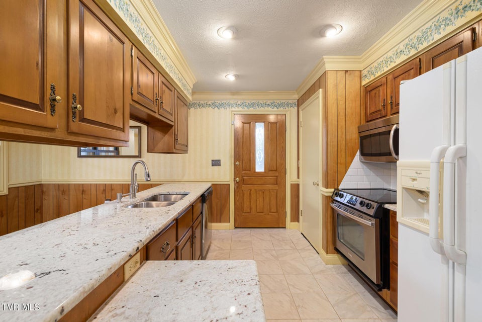 Photo #10: 536 Mayfield Avenue