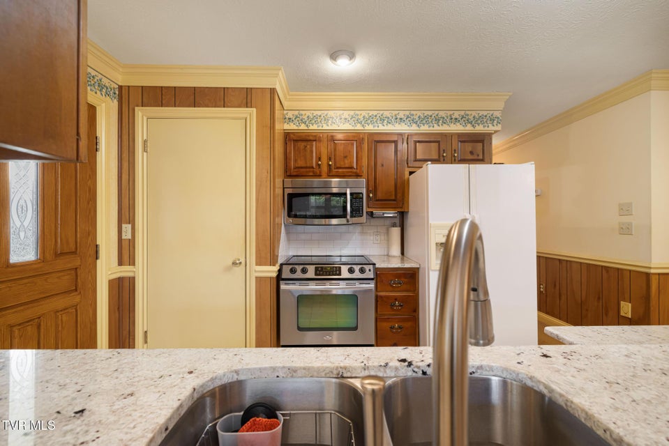 Photo #16: 536 Mayfield Avenue