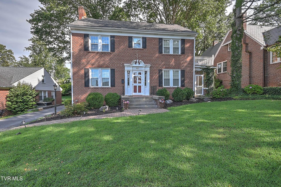 Photo #2: 611 Lawrence Avenue