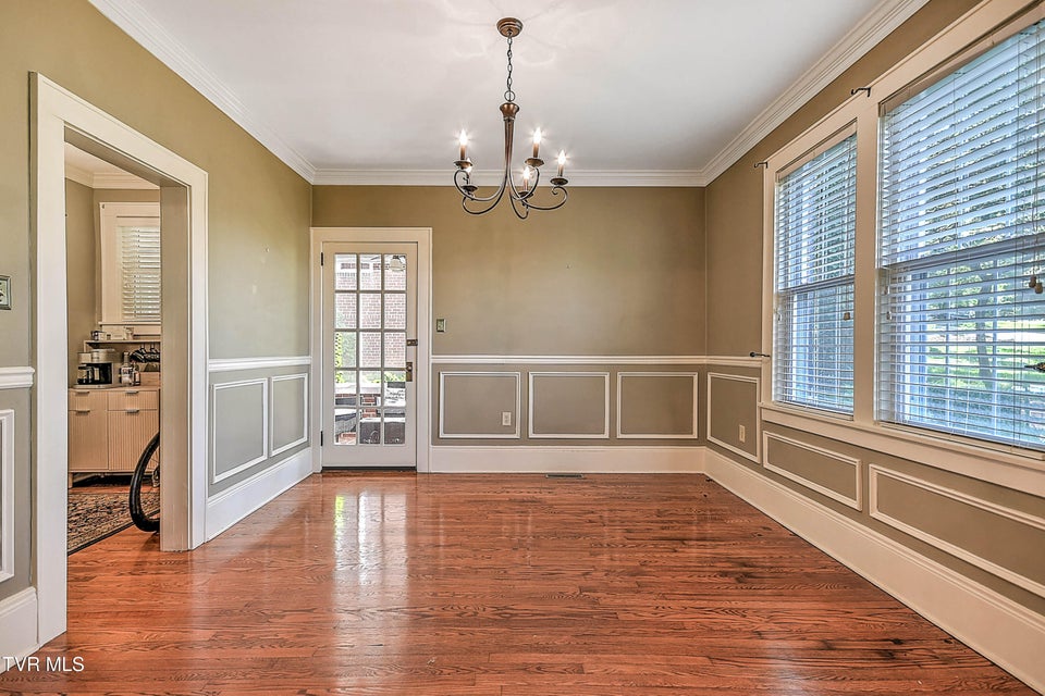 Photo #19: 611 Lawrence Avenue