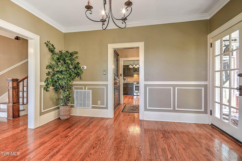 Photo #21: 611 Lawrence Avenue