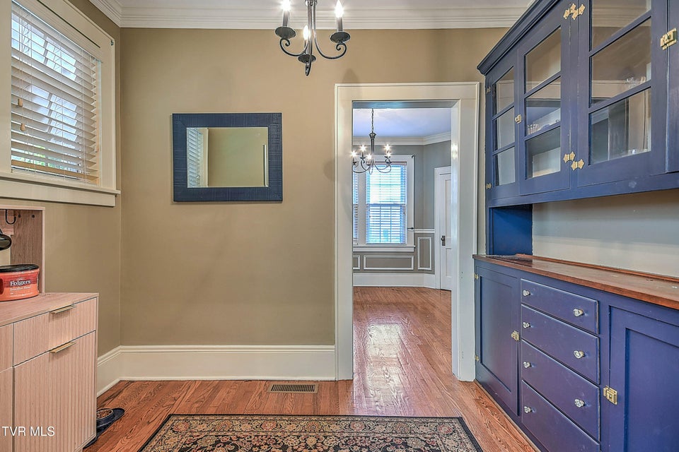 Photo #23: 611 Lawrence Avenue