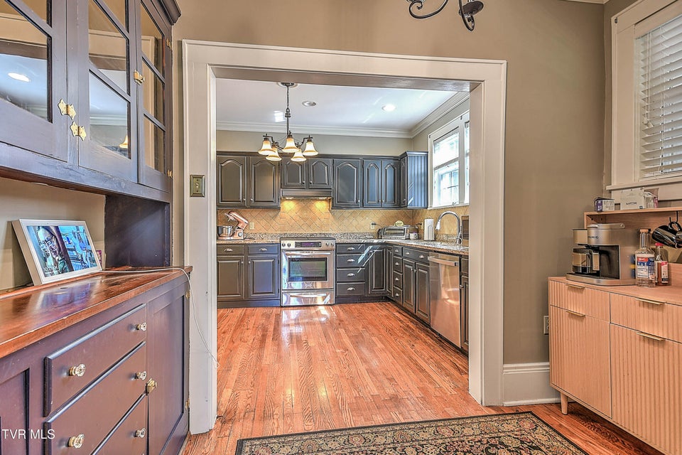 Photo #25: 611 Lawrence Avenue