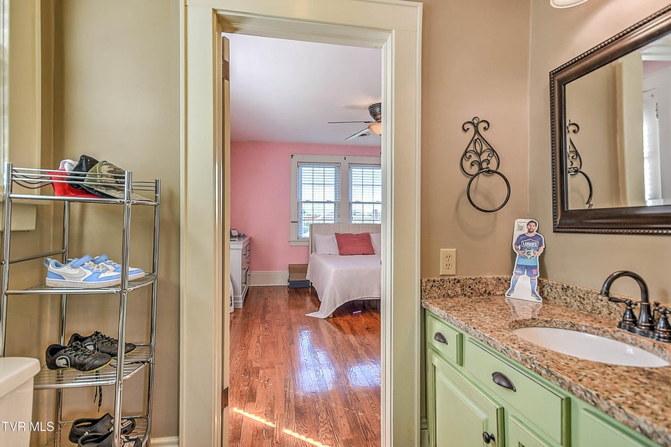 Photo #40: 611 Lawrence Avenue