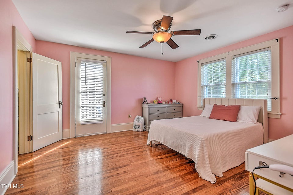 Photo #43: 611 Lawrence Avenue