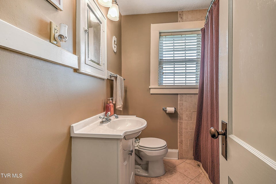 Photo #44: 611 Lawrence Avenue