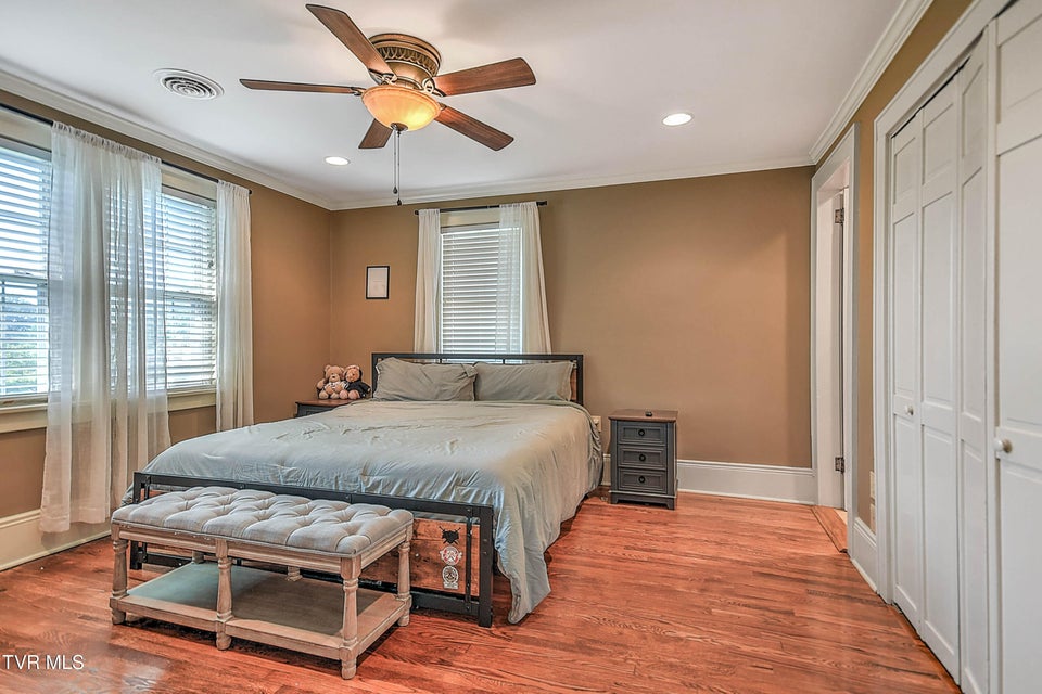 Photo #45: 611 Lawrence Avenue