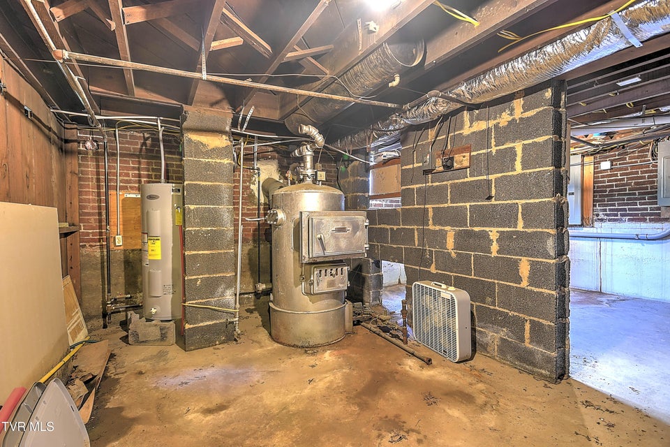 Photo #46: 611 Lawrence Avenue