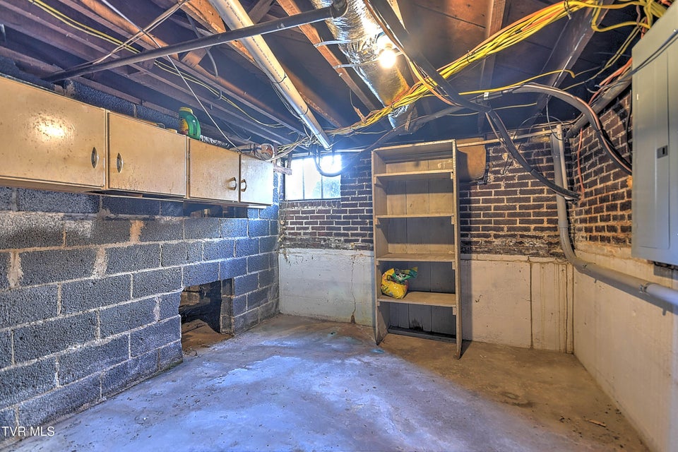 Photo #47: 611 Lawrence Avenue