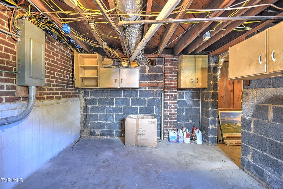 Photo #48: 611 Lawrence Avenue