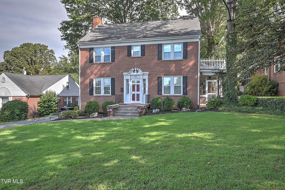 Photo #51: 611 Lawrence Avenue