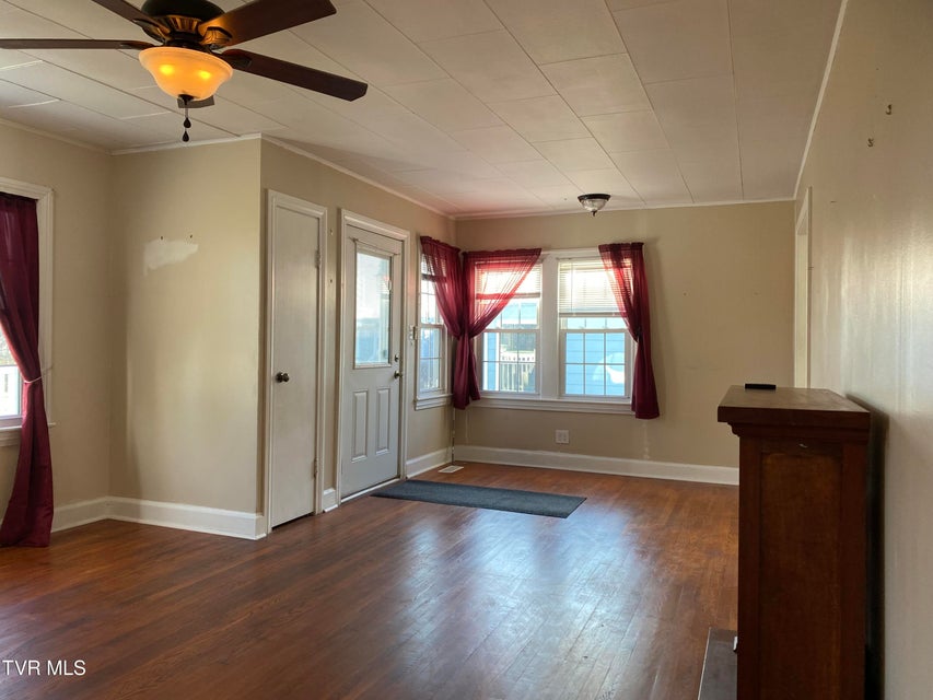 Photo #9: 427 Juniper Street