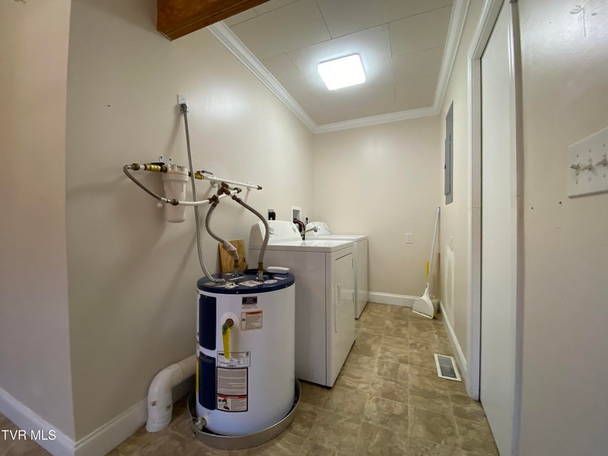 Photo #28: 427 Juniper Street