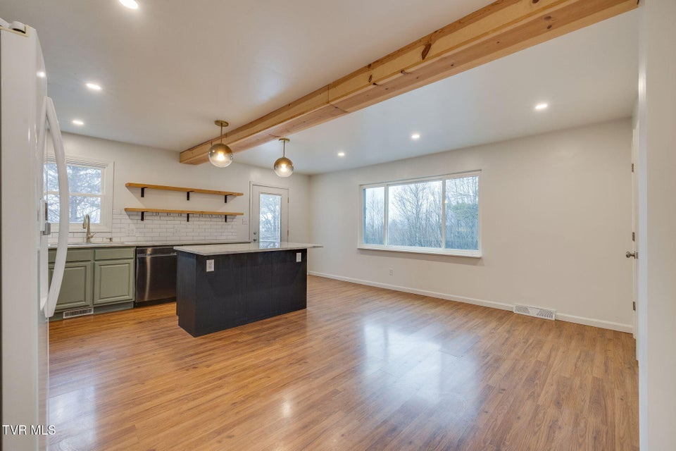 Photo #7: 126 Cottonwood Drive