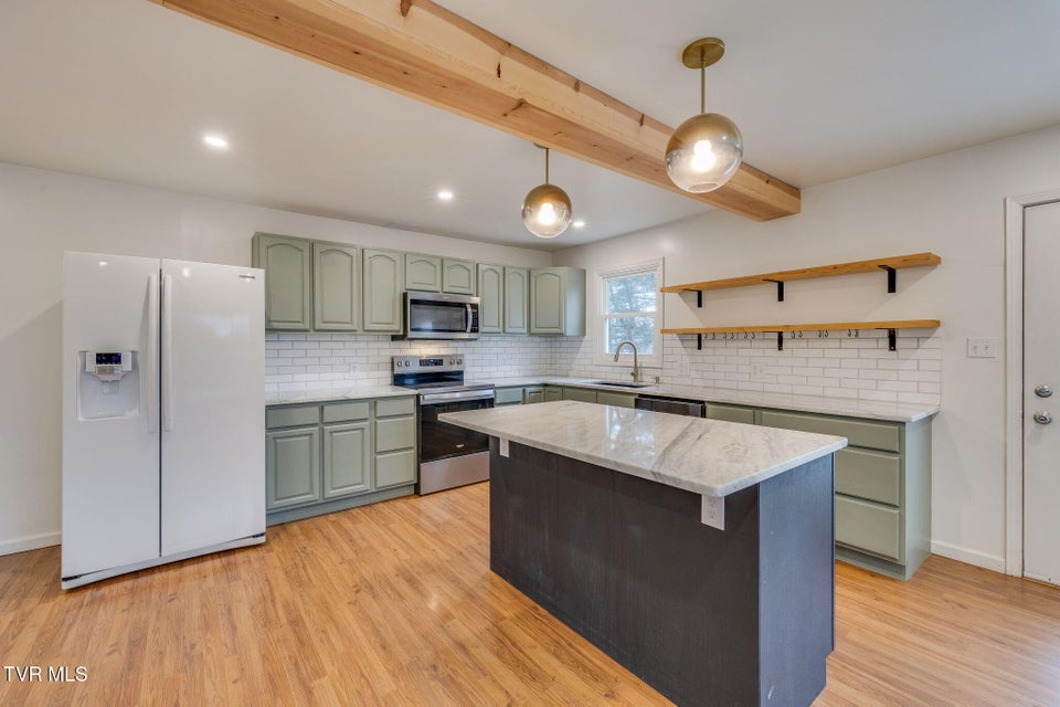 Photo #9: 126 Cottonwood Drive