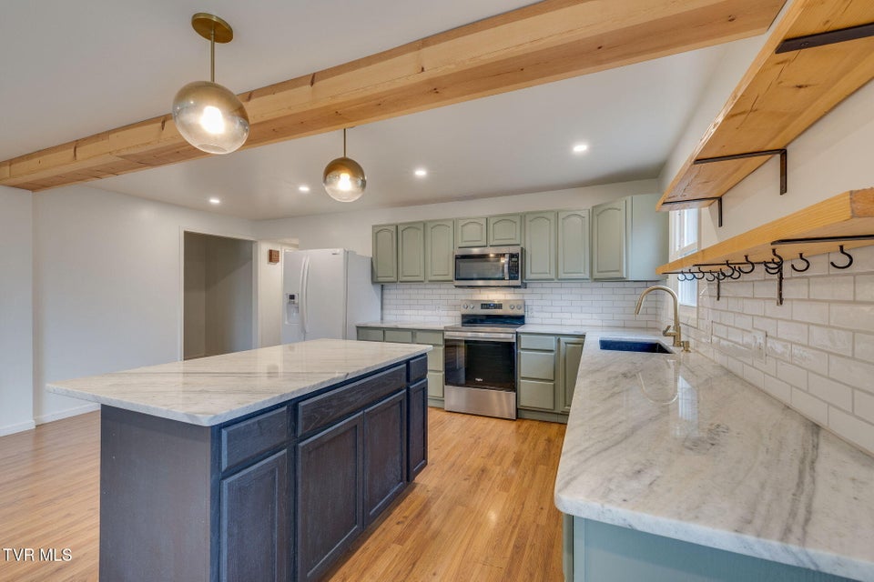 Photo #10: 126 Cottonwood Drive