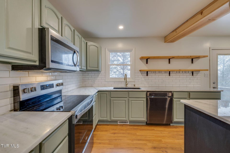 Photo #11: 126 Cottonwood Drive