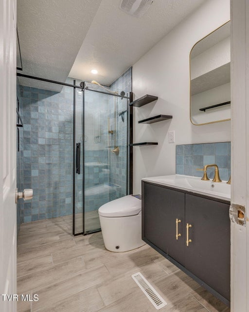 Photo #18: 126 Cottonwood Drive