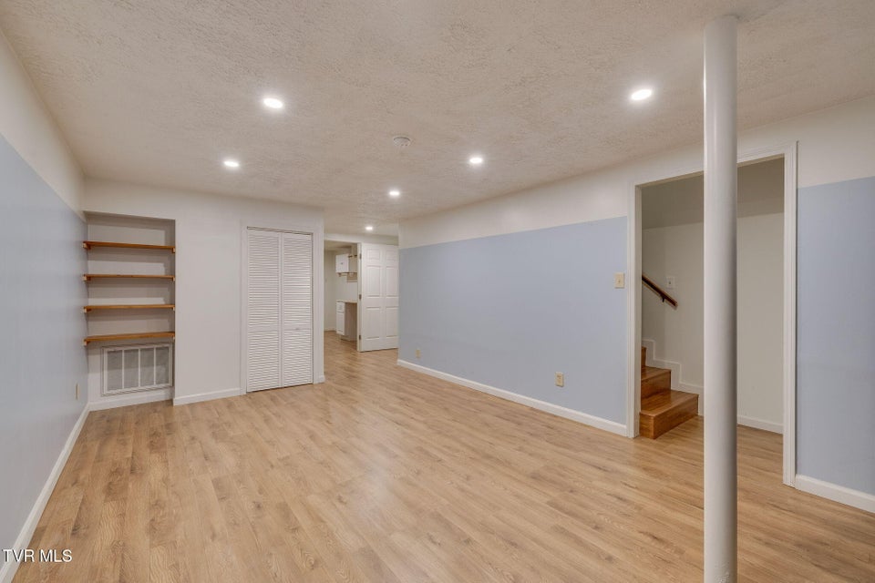 Photo #34: 126 Cottonwood Drive