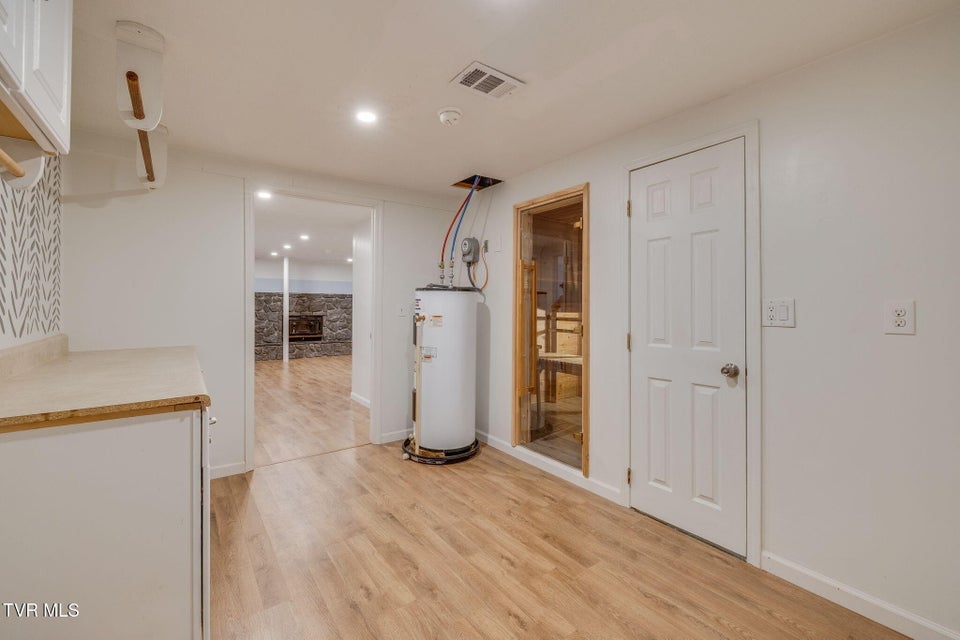 Photo #36: 126 Cottonwood Drive