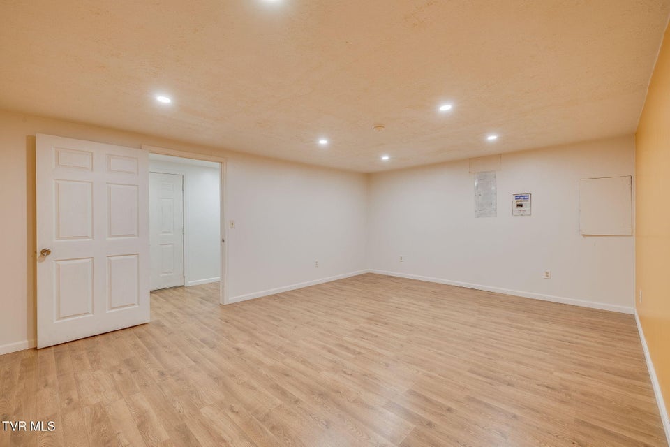 Photo #39: 126 Cottonwood Drive