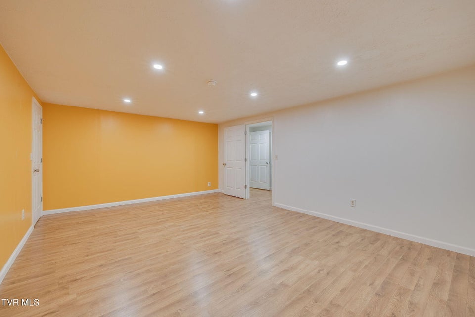 Photo #40: 126 Cottonwood Drive