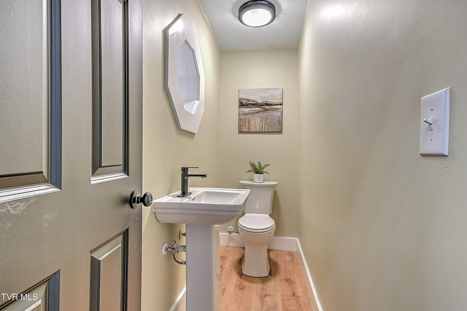 Photo #27: 331 Edgefield Road