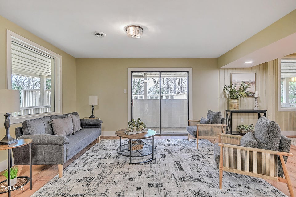 Photo #15: 331 Edgefield Road