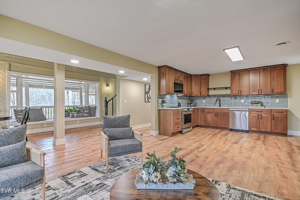 Photo #17: 331 Edgefield Road