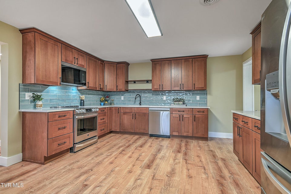 Photo #18: 331 Edgefield Road