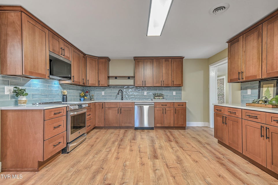 Photo #19: 331 Edgefield Road