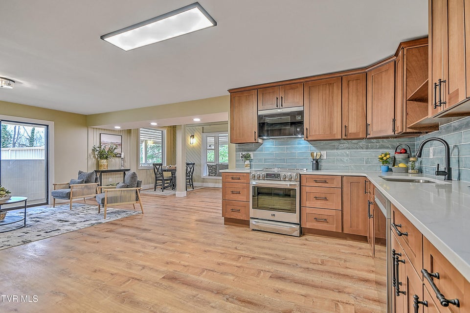 Photo #22: 331 Edgefield Road