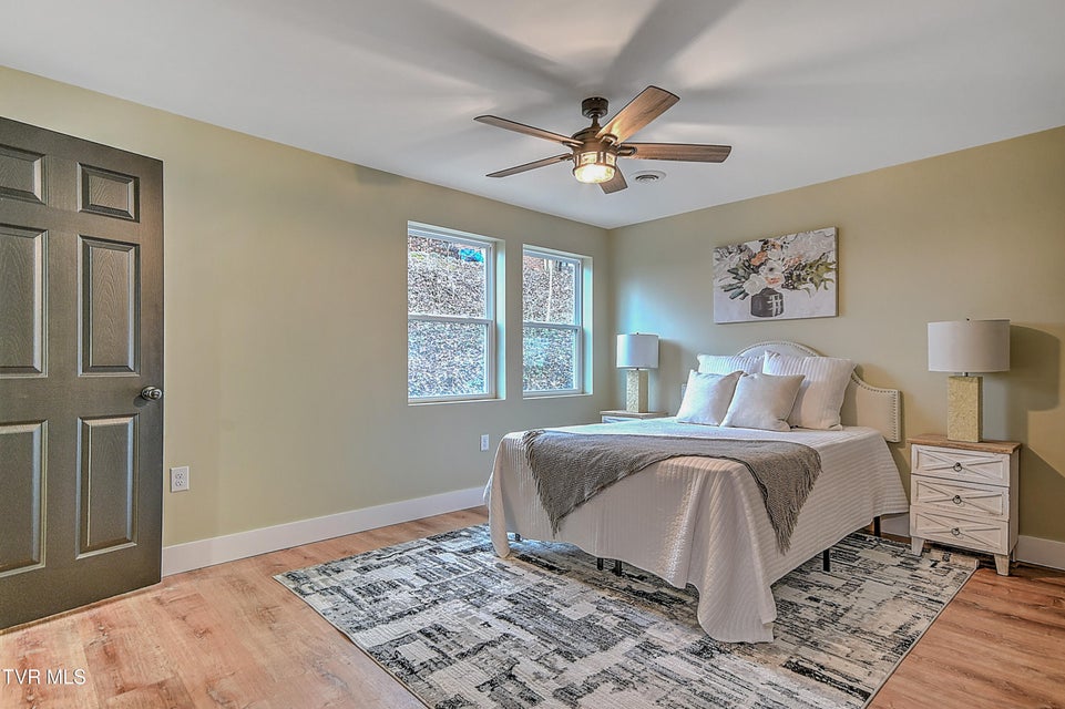 Photo #28: 331 Edgefield Road