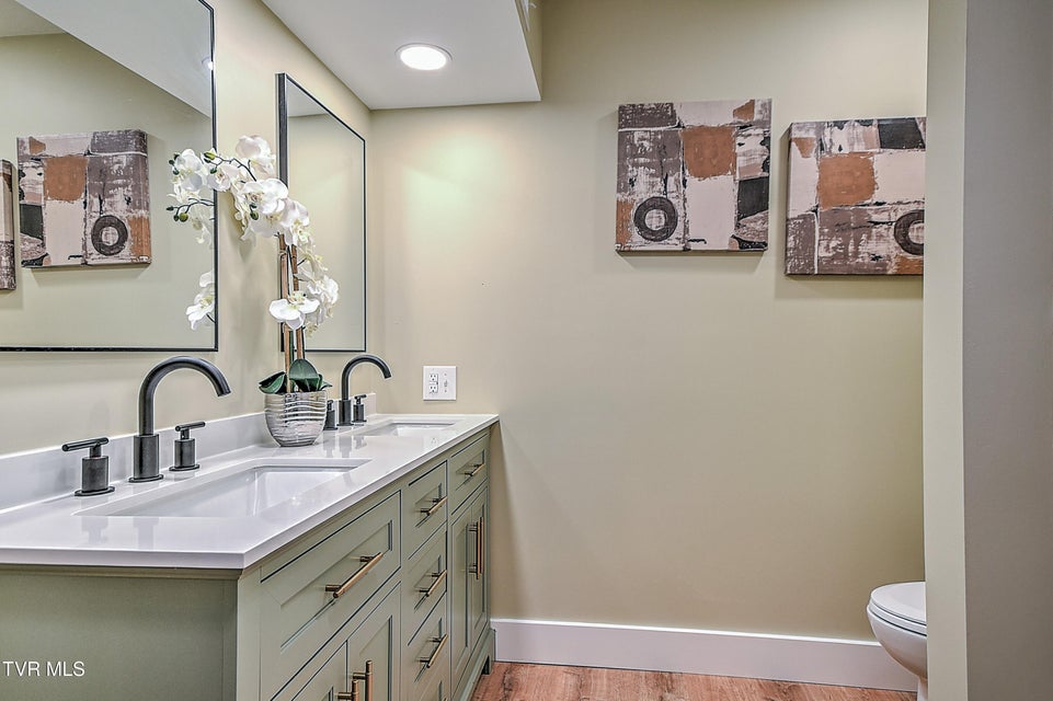 Photo #32: 331 Edgefield Road