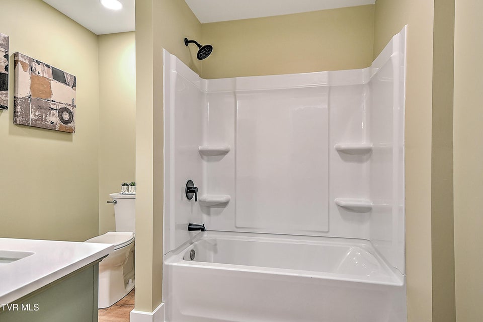 Photo #33: 331 Edgefield Road