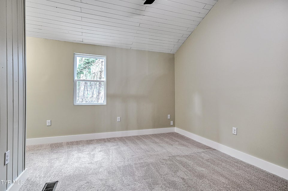 Photo #34: 331 Edgefield Road