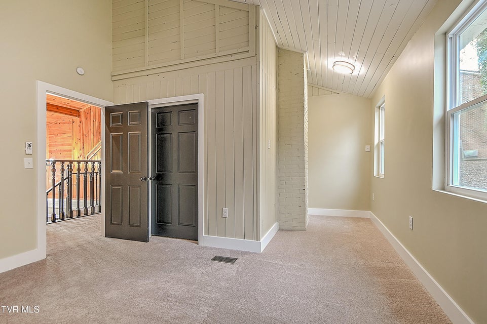 Photo #37: 331 Edgefield Road