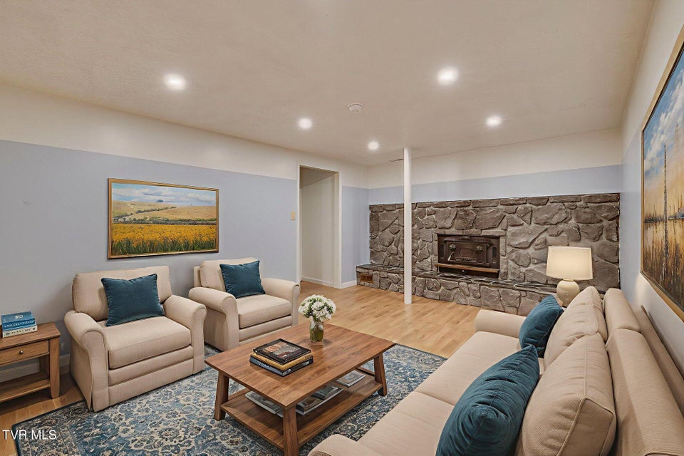 Photo #31: 126 Cottonwood Drive