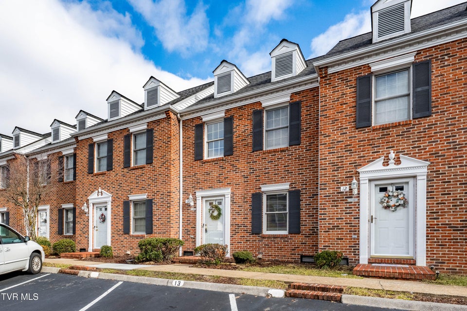 Photo #2: 400 Sunset Drive