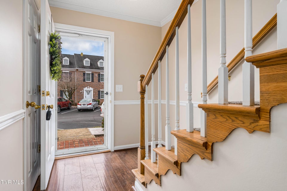 Photo #4: 400 Sunset Drive